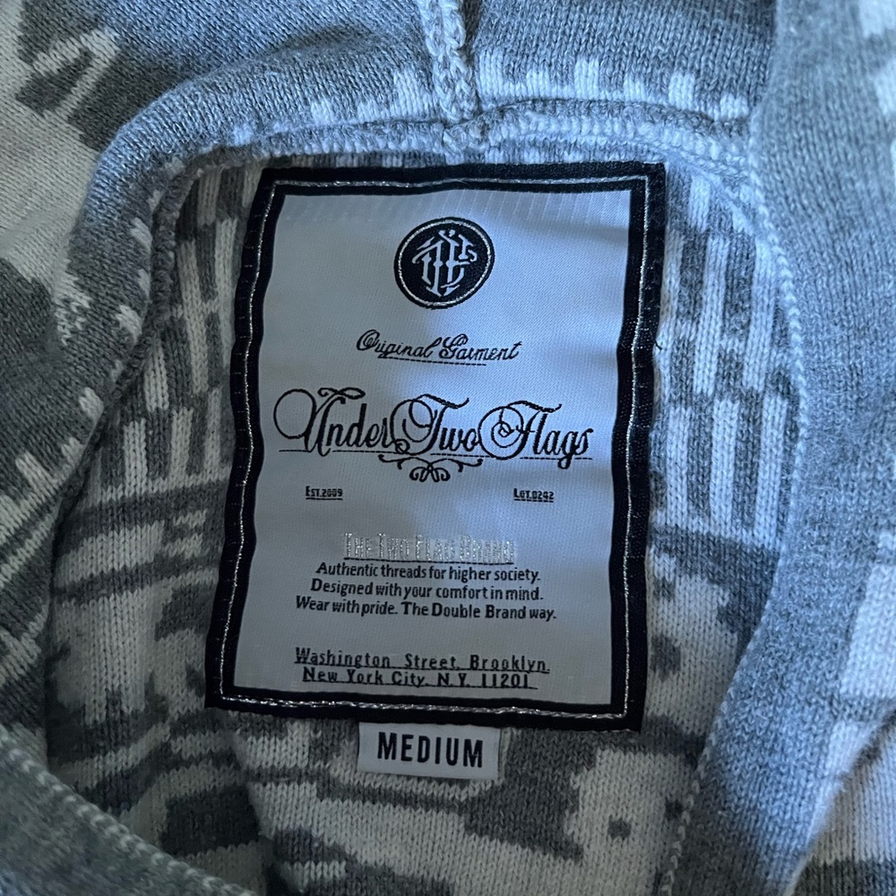 Under Two Flags Pullover Sweater, Size Medium - image 3